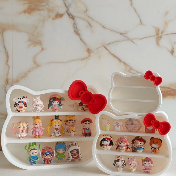 Hello Kitty Accessories - Hello Kitty Red and White Doll Display Case new ceramic